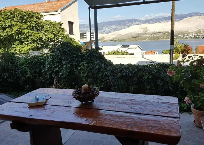 Apartman With Swimming Pool Pag - 220 *
