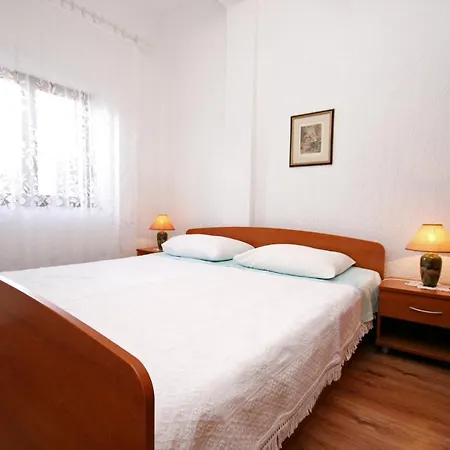 With Swimming Pool Pag - 220