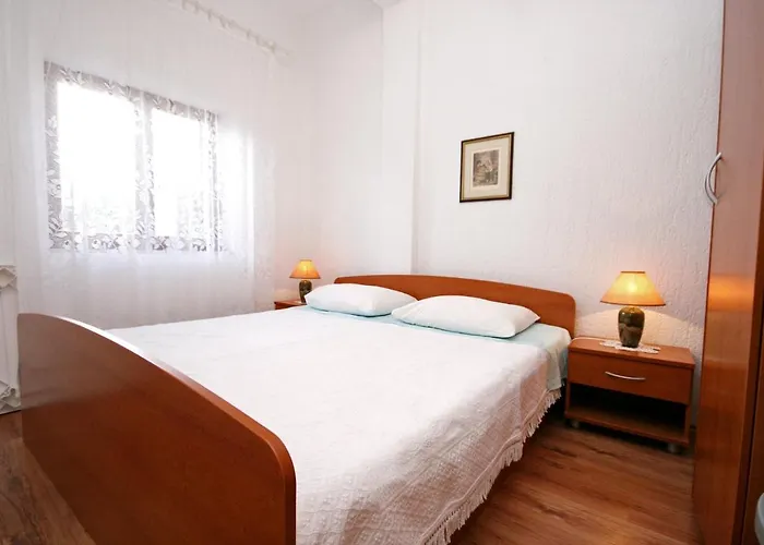 With Swimming Pool Pag - 220