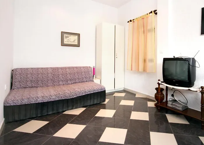 With Swimming Pool Pag - 220 *