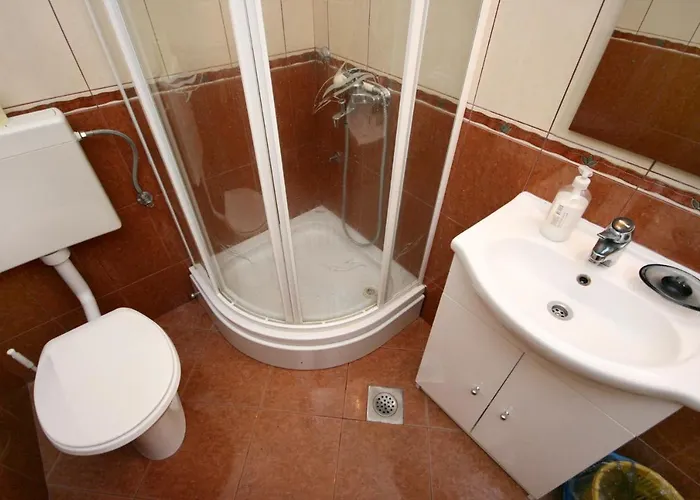 With Swimming Pool Pag - 220