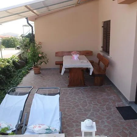 Апартаменты With Swimming Pool Pag - 220